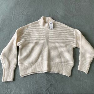 Abercrombie cream cable mockneck sweater